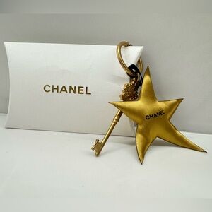 Brand New Gold Chanel Beauty Star And Key, Key Chain